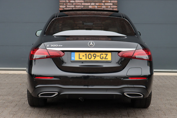 Mercedes-Benz E-Klasse 300 de AMG Line | Distronic+ | Panoramadak | Burmester | Trekhaak | Augmented Reality | Camera | Leder | Multibeam LED | Stoelverwarming | Nightpakket |