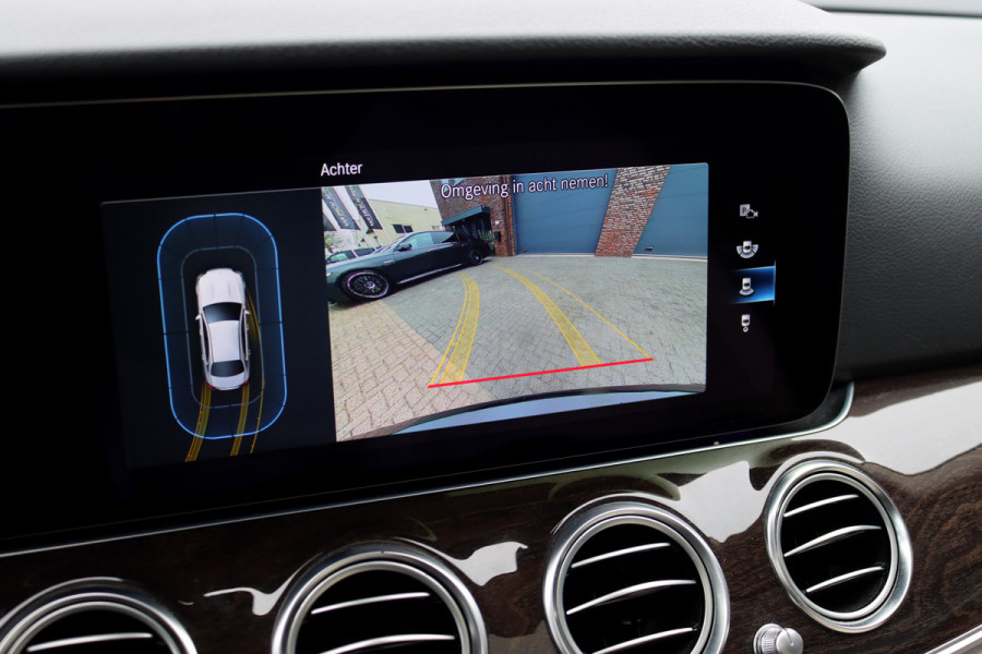Mercedes-Benz E-Klasse 300 de AMG Line | Distronic+ | Panoramadak | Burmester | Trekhaak | Augmented Reality | Camera | Leder | Multibeam LED | Stoelverwarming | Nightpakket |