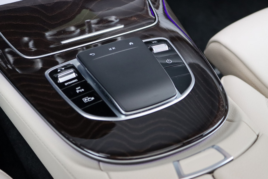 Mercedes-Benz E-Klasse 300 de AMG Line | Distronic+ | Panoramadak | Burmester | Trekhaak | Augmented Reality | Camera | Leder | Multibeam LED | Stoelverwarming | Nightpakket |
