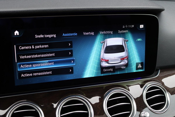 Mercedes-Benz E-Klasse 300 de AMG Line | Distronic+ | Panoramadak | Burmester | Trekhaak | Augmented Reality | Camera | Leder | Multibeam LED | Stoelverwarming | Nightpakket |