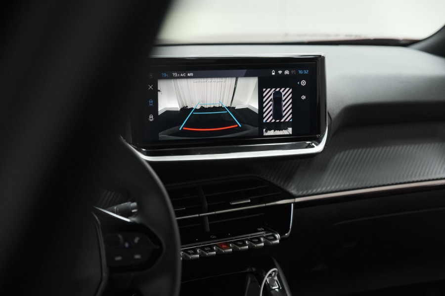 Peugeot 2008 PureTech 100 Allure | Camera | Navigatie | Parkeersensoren | Apple Carplay