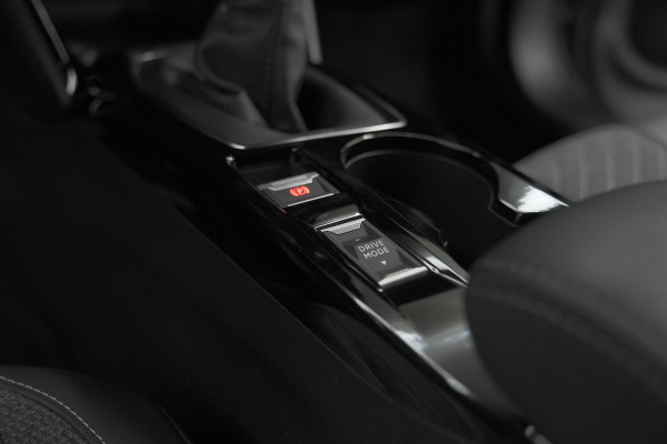 Peugeot 2008 PureTech 100 Allure | Camera | Navigatie | Parkeersensoren | Apple Carplay