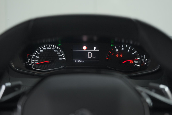 Peugeot 2008 PureTech 130 EAT8 Active Pack | Parkeersensoren | Apple CarPlay | Climate Control | Stoelverwarming