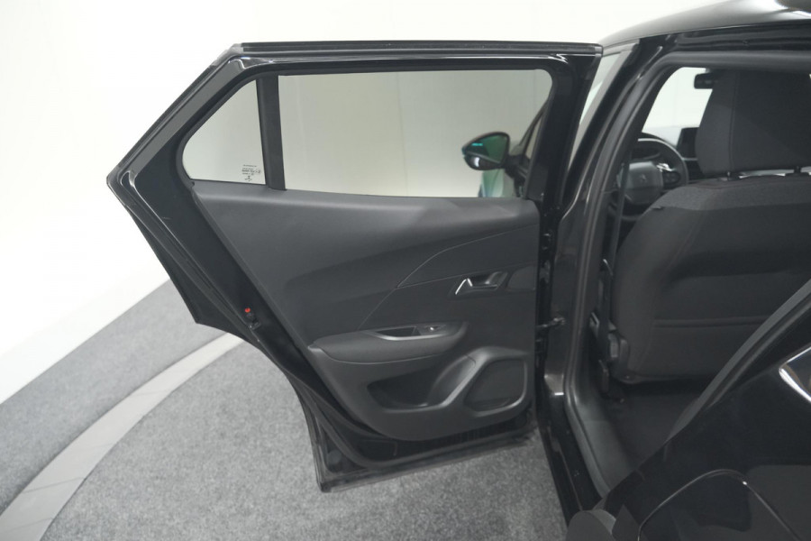 Peugeot 2008 PureTech 130 EAT8 Active Pack | Parkeersensoren | Apple CarPlay | Climate Control | Stoelverwarming