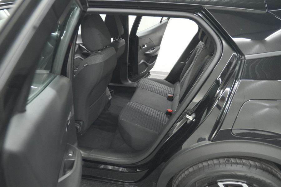 Peugeot e-2008 EV Active 50 kWh | Parkeersensoren | Apple Carplay | Climate Control