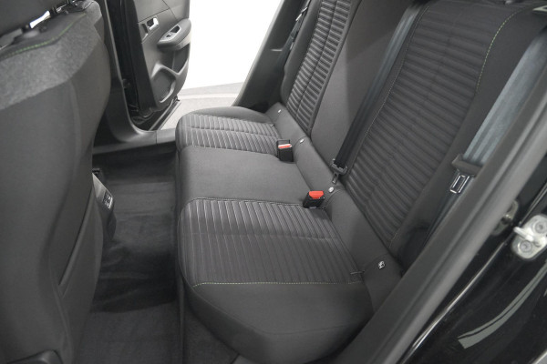 Peugeot e-2008 EV Active 50 kWh | Parkeersensoren | Apple Carplay | Climate Control