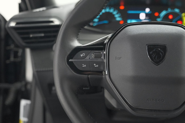 Peugeot e-2008 EV Active 50 kWh | Parkeersensoren | Apple Carplay | Climate Control