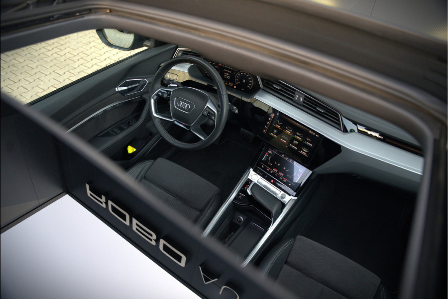 Audi e-tron 50 quattro S edition 71 kWh S-Line | Panoramadak | Bang & Olufsen | Stoelverwarming | Memory Seat | Keyless | Ambiance Verlichting | Head-Up Display | Camera |