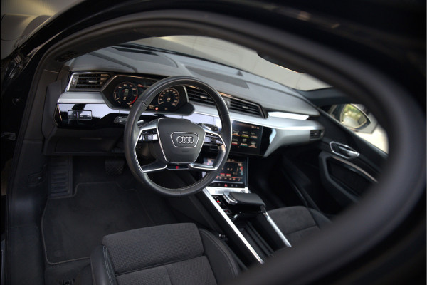 Audi e-tron 50 quattro S edition 71 kWh S-Line | Panoramadak | Bang & Olufsen | Stoelverwarming | Memory Seat | Keyless | Ambiance Verlichting | Head-Up Display | Camera |