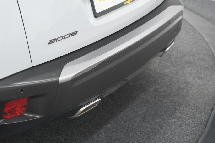 Peugeot 2008 PureTech 130 EAT8 GT | Camera | Apple Carplay | Parkeersensoren | 17 Inch Lichtmetalen Velgen