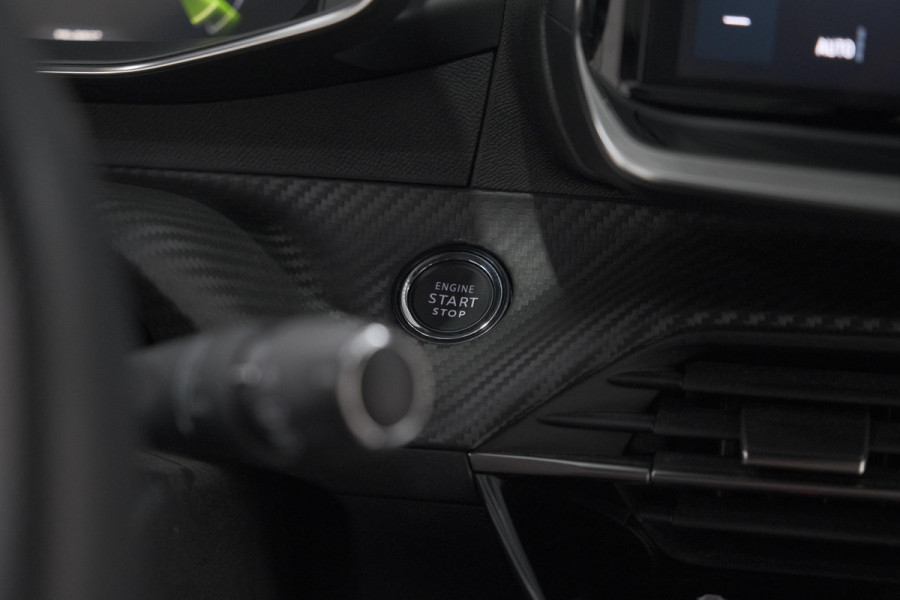 Peugeot 2008 PureTech 130 EAT8 GT | Camera | Apple Carplay | Parkeersensoren | 17 Inch Lichtmetalen Velgen