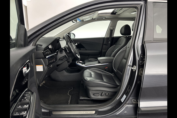 Kia e-Niro ExecutiveLine 64 kWh [ 3-Fase ] {SOH-100%} (INCL-BTW) Aut.*HEATPUMP | PANO | LEATHER | FULL-LED | NAVI-FULLMAP | ADAPTIVE-CRUISE | CAMERA | MEMORY-PACK | LANE-ASSIST | KEYLESS | DIGI-COCKPIT | PRIVACYGLASS | SHIFTPADDLES | TOWBAR | 17