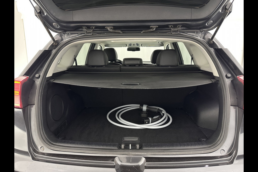 Kia e-Niro ExecutiveLine 64 kWh [ 3-Fase ] {SOH-100%} (INCL-BTW) Aut.*HEATPUMP | PANO | LEATHER | FULL-LED | NAVI-FULLMAP | ADAPTIVE-CRUISE | CAMERA | MEMORY-PACK | LANE-ASSIST | KEYLESS | DIGI-COCKPIT | PRIVACYGLASS | SHIFTPADDLES | TOWBAR | 17