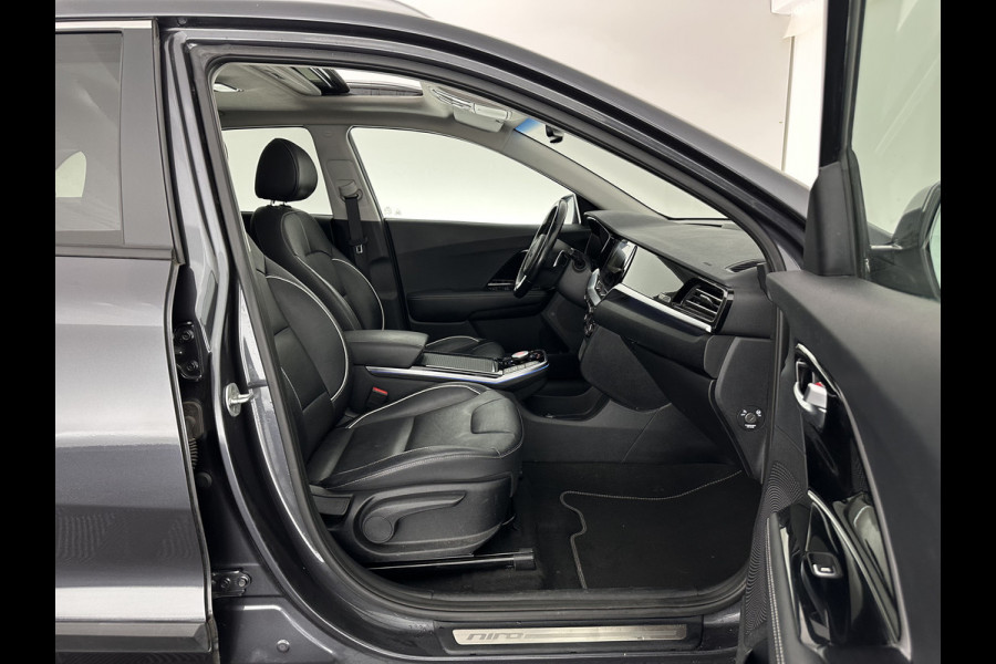 Kia e-Niro ExecutiveLine 64 kWh [ 3-Fase ] {SOH-100%} (INCL-BTW) Aut.*HEATPUMP | PANO | LEATHER | FULL-LED | NAVI-FULLMAP | ADAPTIVE-CRUISE | CAMERA | MEMORY-PACK | LANE-ASSIST | KEYLESS | DIGI-COCKPIT | PRIVACYGLASS | SHIFTPADDLES | TOWBAR | 17
