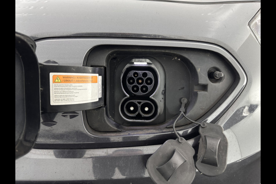 Kia e-Niro ExecutiveLine 64 kWh [ 3-Fase ] {SOH-100%} (INCL-BTW) Aut.*HEATPUMP | PANO | LEATHER | FULL-LED | NAVI-FULLMAP | ADAPTIVE-CRUISE | CAMERA | MEMORY-PACK | LANE-ASSIST | KEYLESS | DIGI-COCKPIT | PRIVACYGLASS | SHIFTPADDLES | TOWBAR | 17