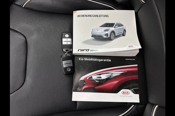 Kia e-Niro ExecutiveLine 64 kWh [ 3-Fase ] {SOH-100%} (INCL-BTW) Aut.*HEATPUMP | PANO | LEATHER | FULL-LED | NAVI-FULLMAP | ADAPTIVE-CRUISE | CAMERA | MEMORY-PACK | LANE-ASSIST | KEYLESS | DIGI-COCKPIT | PRIVACYGLASS | SHIFTPADDLES | TOWBAR | 17