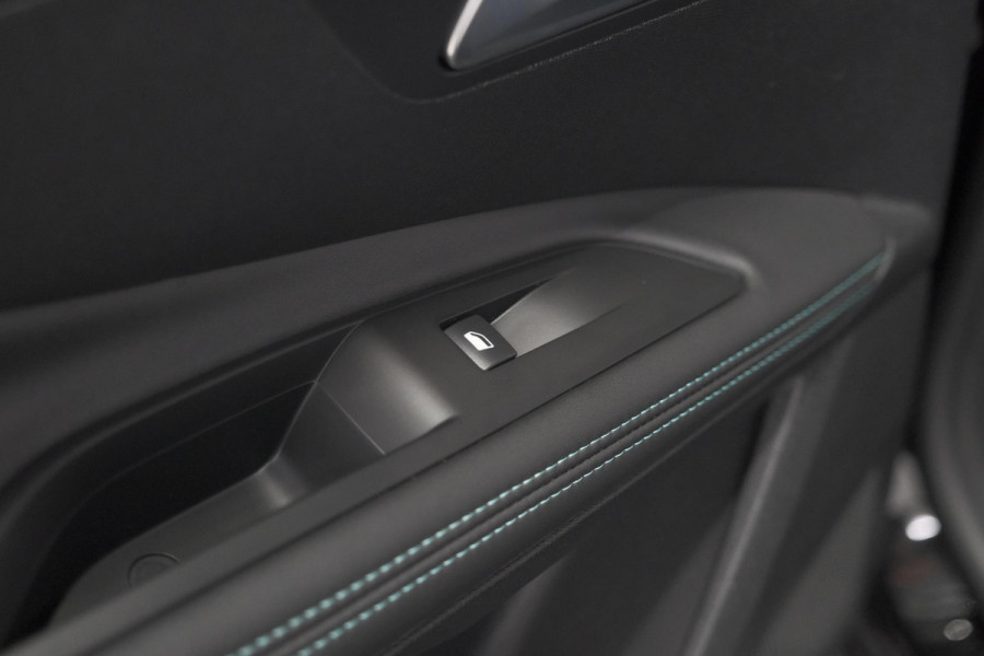 Peugeot 3008 1.6 HYbrid 180 Allure Pack Business | Camera | Apple Carplay | Navigatie