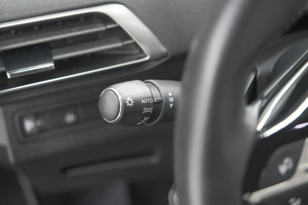 Peugeot 3008 1.6 HYbrid 180 Allure Pack Business | Camera | Apple Carplay | Navigatie