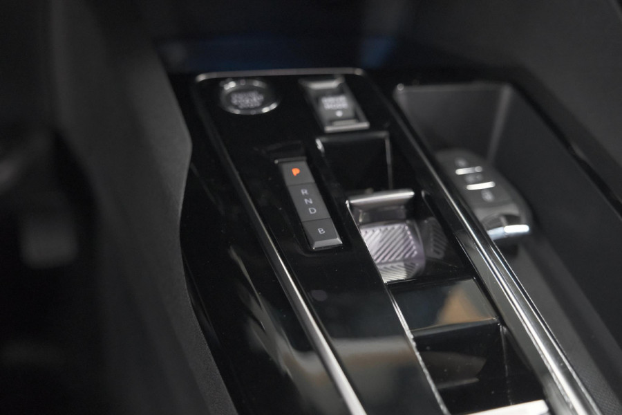 Peugeot 3008 1.6 HYbrid 180 Allure Pack Business | Camera | Apple Carplay | Navigatie
