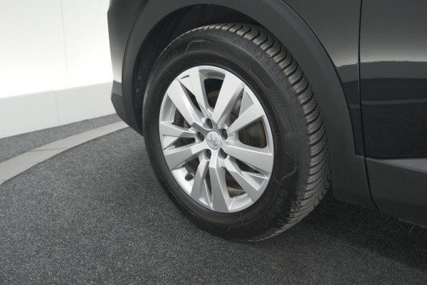 Peugeot 5008 PureTech 130 EAT8 Active Pack Business | 7 Zitplaatsen | Camera | Navigatie | Apple Carplay | Parkeersensoren