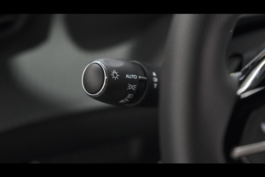 Peugeot 2008 PureTech 130 EAT8 GT | Trekhaak | 360 Camera | Adaptieve Cruise Control | Apple Carplay