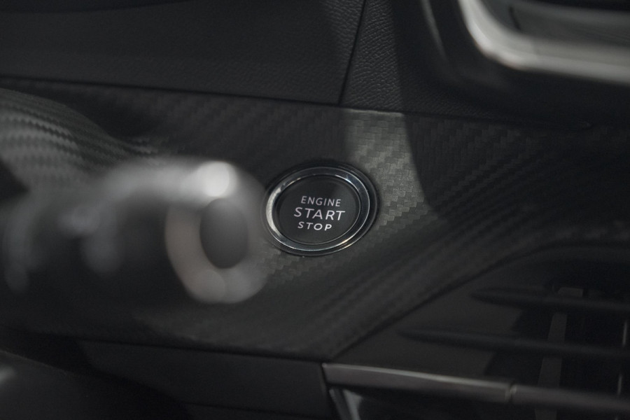 Peugeot 2008 PureTech 130 EAT8 GT | Camera | Apple Carplay | Parkeersensoren