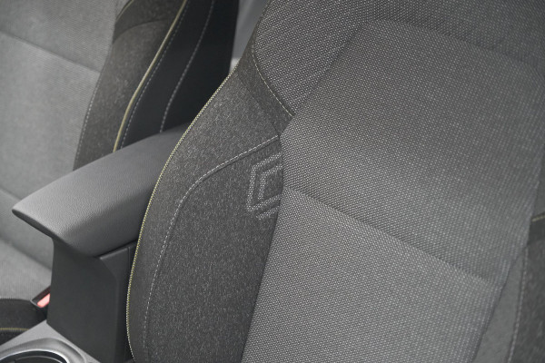 Renault Captur Mild Hybrid 160 EDC Techno | Pack Winter | Camera | Adaptieve Cruise Control | Apple Carplay