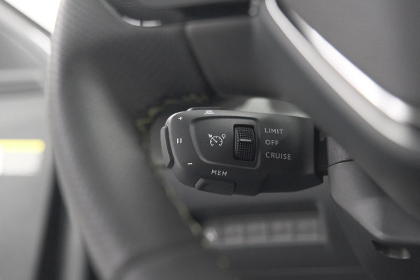 Peugeot 2008 Hybrid 145 e-DCS6 GT | 360 Camera | Adaptieve Cruise Control | Navigatie | Dodehoekdetectie