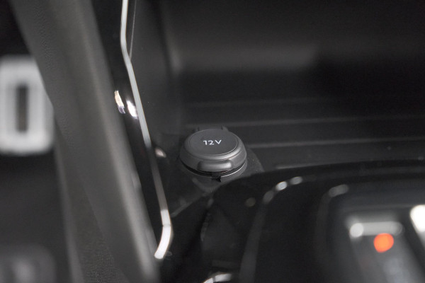 Peugeot 2008 Hybrid 145 e-DCS6 GT | 360 Camera | Adaptieve Cruise Control | Navigatie | Dodehoekdetectie