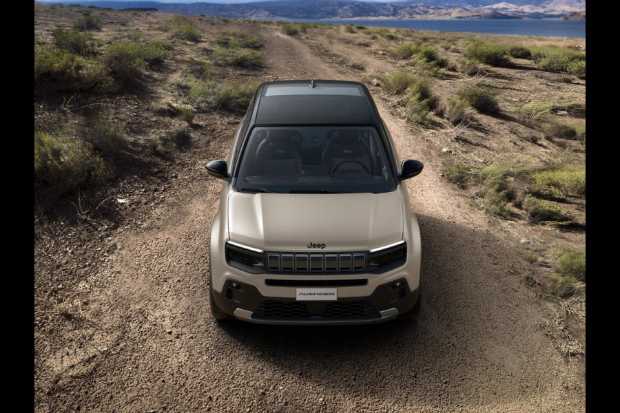 Jeep Avenger Black Edition 54 kWh | Schuif/Kanteldak | Winter Pack | Infotainment&Convenience Pack | Bicolore