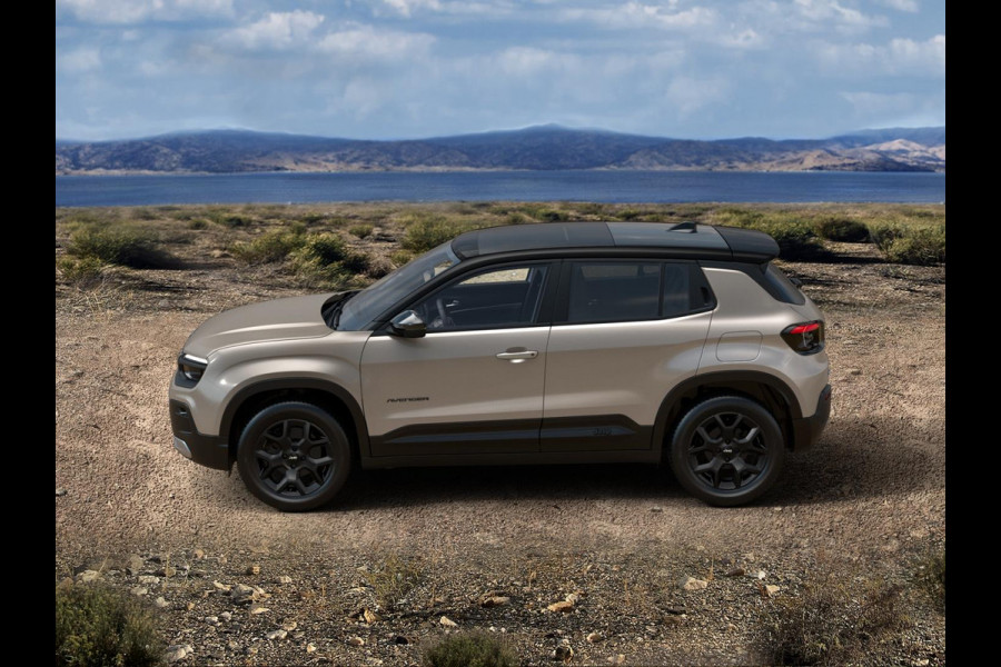 Jeep Avenger Black Edition 54 kWh | Schuif/Kanteldak | Winter Pack | Infotainment&Convenience Pack | Bicolore