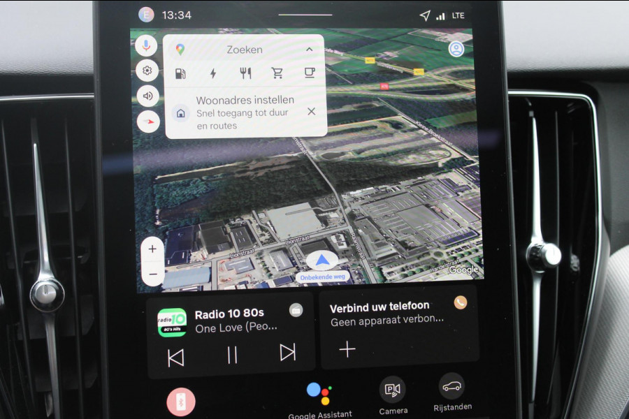 Volvo XC60 T8 Plug-in hybrid 455PK AWD Plus Black Edition Head-up display / Panoramisch schuif-kanteldak / Luchtvering / Trekhaak / 360graden camera / Google Infotainment