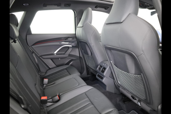 Audi Q5 2.0 TFSI e-hybrid quattro S edition Competition 367pk | Tech Plus Pakket | MMI experience pro | Glazen panoramadak | Tech plus | Privacy glas |