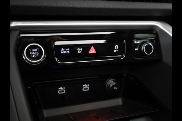 Audi Q5 2.0 TFSI e-hybrid quattro S edition Competition 367pk | Tech Plus Pakket | MMI experience pro | Glazen panoramadak | Tech plus | Privacy glas |