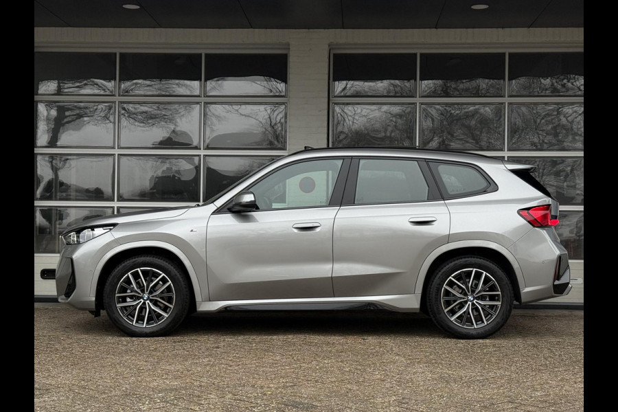 BMW X1 sDrive18i M SPORT | PANORAMA | PREMIUM PACK | ADAPT. CRUISE | KEYLESS ENTRY | STOELVERWARMING |