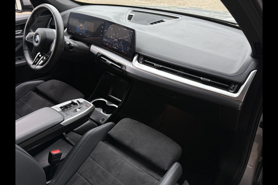 BMW X1 sDrive18i M SPORT | PANORAMA | PREMIUM PACK | ADAPT. CRUISE | KEYLESS ENTRY | STOELVERWARMING |