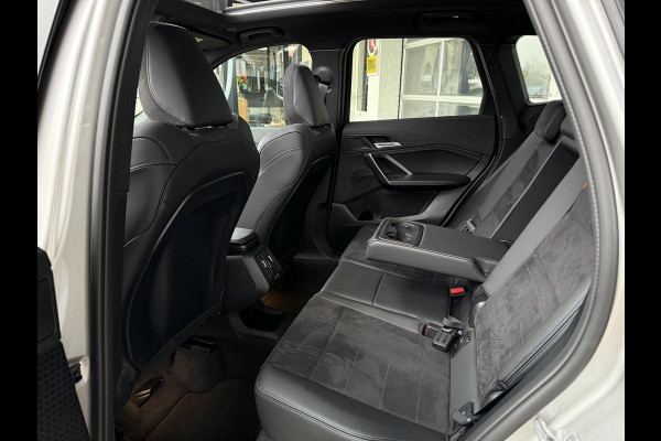 BMW X1 sDrive18i M SPORT | PANORAMA | PREMIUM PACK | ADAPT. CRUISE | KEYLESS ENTRY | STOELVERWARMING |