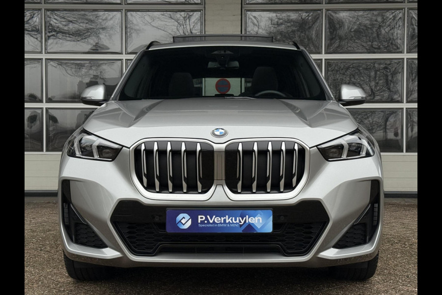 BMW X1 sDrive18i M SPORT | PANORAMA | PREMIUM PACK | ADAPT. CRUISE | KEYLESS ENTRY | STOELVERWARMING |