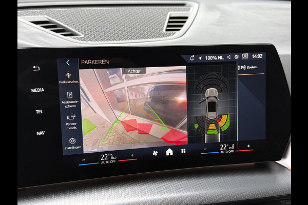 BMW X1 sDrive18i M SPORT | PANORAMA | PREMIUM PACK | ADAPT. CRUISE | KEYLESS ENTRY | STOELVERWARMING |