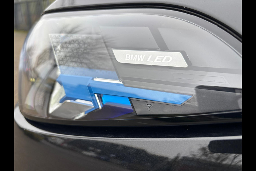 BMW X5 xDrive50e M-Sport PANORAMADAK HARMAN KARDON 360 CAMERA 22 INCH VELGEN LUCHTVERING