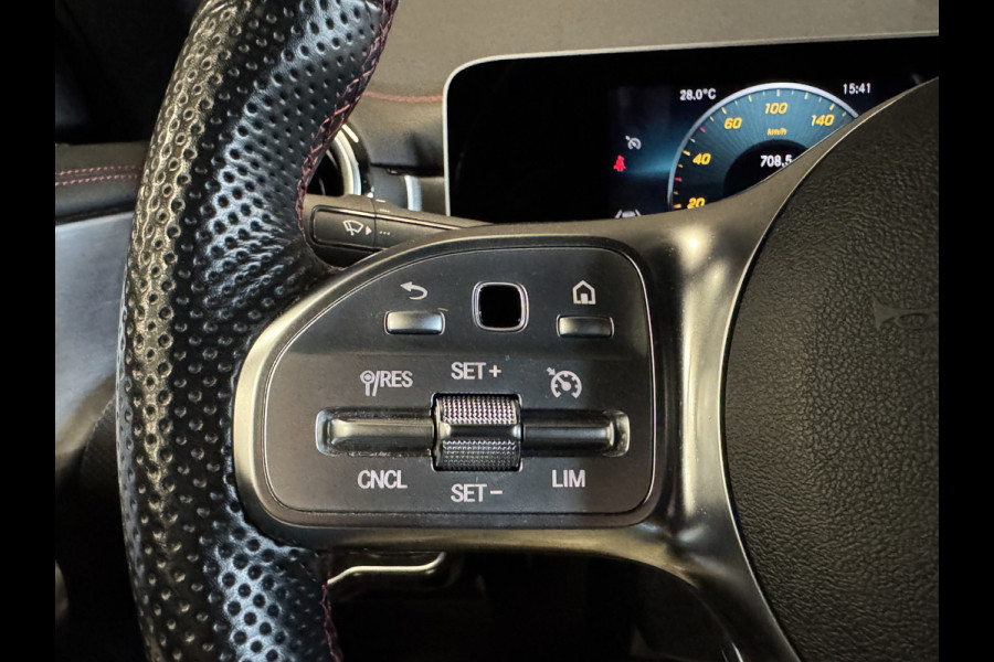 Mercedes-Benz CLA-Klasse 200 Business Solution AMG Automaat | Elektr. trekhaak | Full LED | Camera | Widescreen
