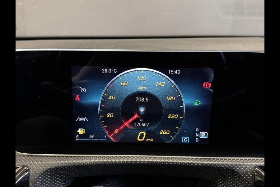 Mercedes-Benz CLA-Klasse 200 Business Solution AMG Automaat | Elektr. trekhaak | Full LED | Camera | Widescreen