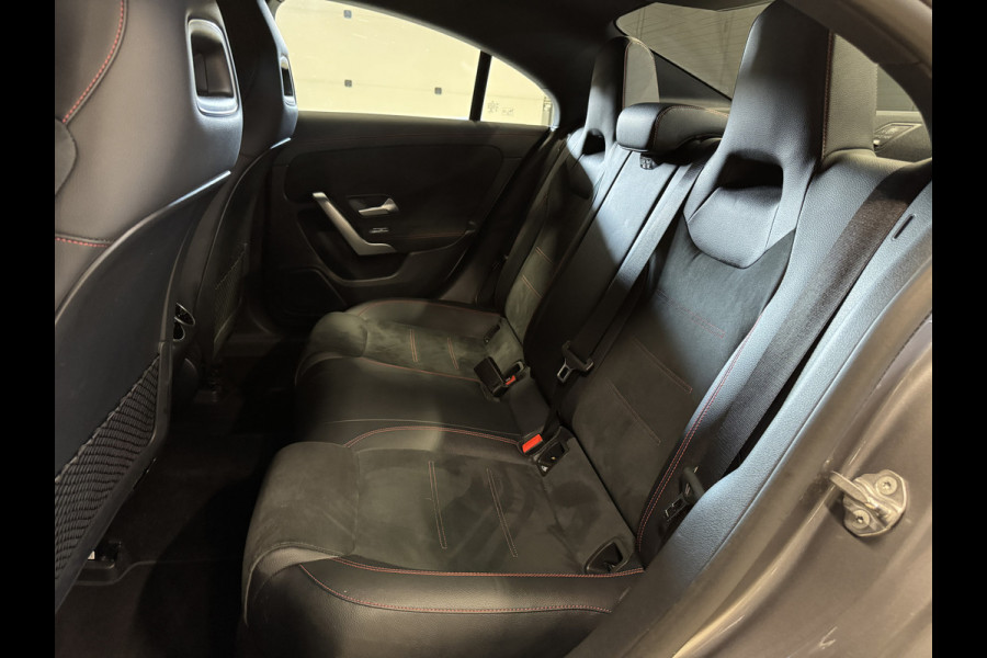 Mercedes-Benz CLA-Klasse 200 Business Solution AMG Automaat | Elektr. trekhaak | Full LED | Camera | Widescreen