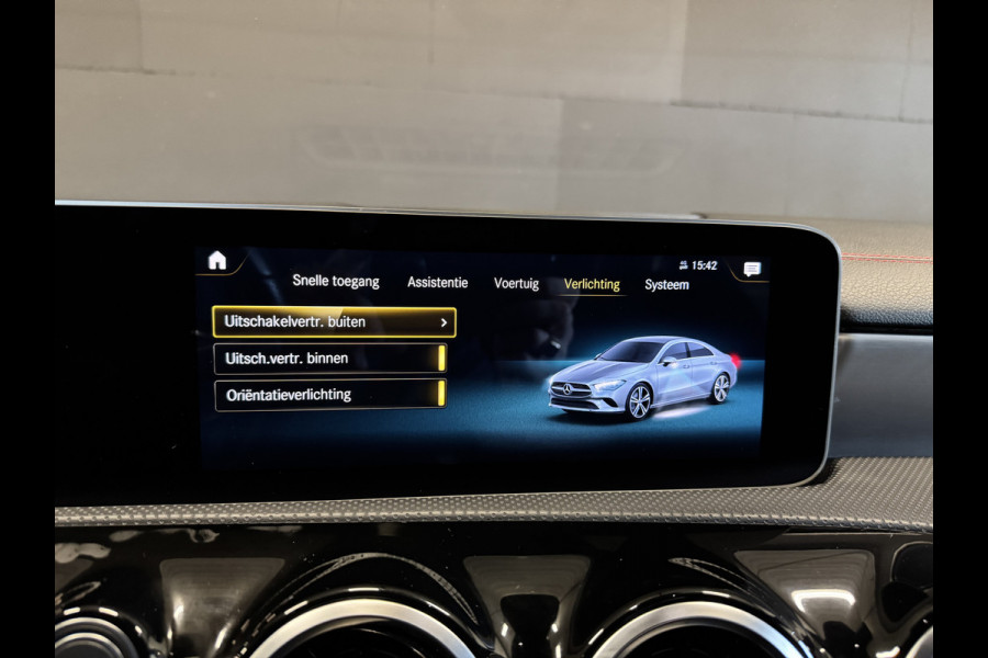 Mercedes-Benz CLA-Klasse 200 Business Solution AMG Automaat | Elektr. trekhaak | Full LED | Camera | Widescreen