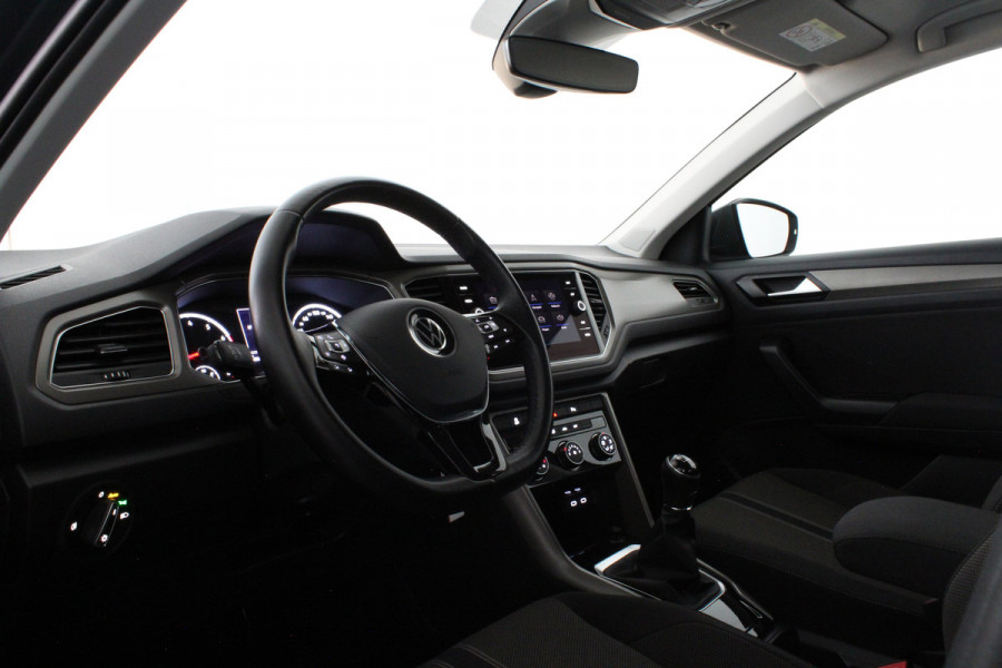 Volkswagen T-Roc 1.0 TSI Style > 110pk/Kleur Indium Grey/Parkeersensoren/navi/All season banden