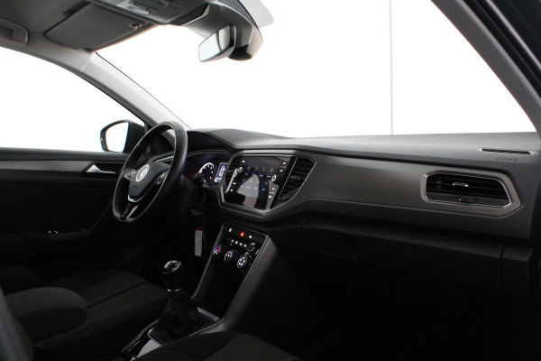 Volkswagen T-Roc 1.0 TSI Style > 110pk/Kleur Indium Grey/Parkeersensoren/navi/All season banden