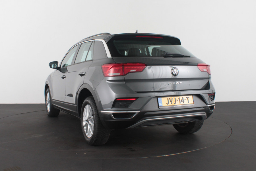 Volkswagen T-Roc 1.0 TSI Style > 110pk/Kleur Indium Grey/Parkeersensoren/navi/All season banden