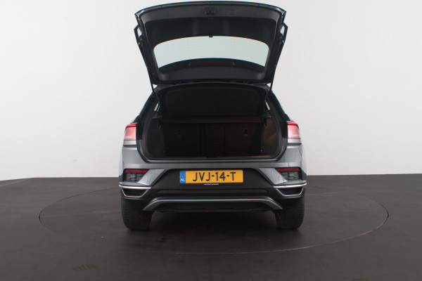Volkswagen T-Roc 1.0 TSI Style > 110pk/Kleur Indium Grey/Parkeersensoren/navi/All season banden