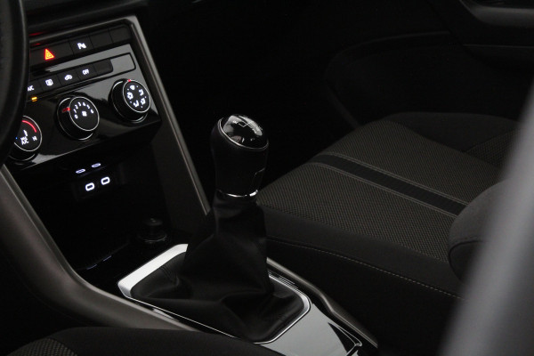 Volkswagen T-Roc 1.0 TSI Style > 110pk/Kleur Indium Grey/Parkeersensoren/navi/All season banden