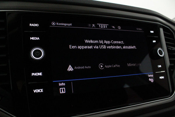 Volkswagen T-Roc 1.0 TSI Style > 110pk/Kleur Indium Grey/Parkeersensoren/navi/All season banden